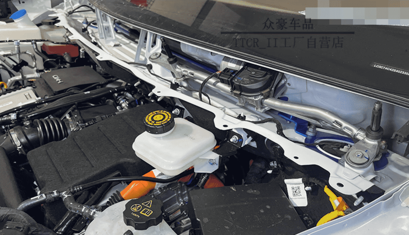 Xevaban.com ở 214 Giải Phóng là đơn vị chuyên cung cấp phụ kiện oto, đồ chơi oto, đồ chơi byd m9, phụ kiện byd m9, xevaban, 214 giải phóng, thanh giằng cân bằng m9, thanh cân bằng khoang máy m9, thanh cân bằng động m9, thanh giằng khoang máy m9.